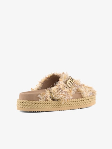 MOU Niedrige Sandalen in Beige