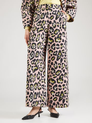 Essentiel Antwerp Широкий Брюки со складками 'JENESIS' в Ярко-розовый: спереди