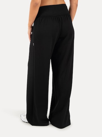 Loosefit Pantalon ' Jorina ' Smilodox en noir
