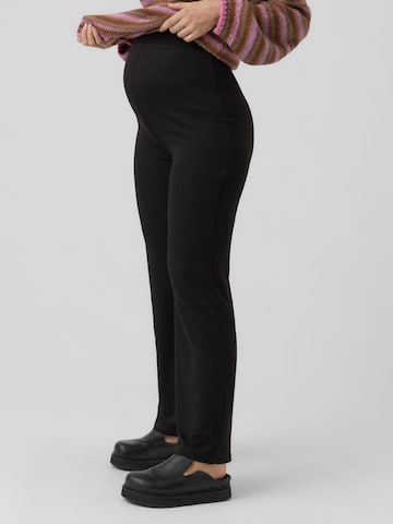 Vero Moda Maternity Zvonový Kalhoty 'Ella' – černá: přední strana
