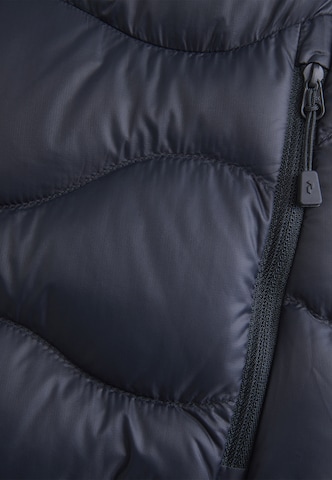 PEAK PERFORMANCE Bodywarmer 'Helium  Down  Vest' in Zwart