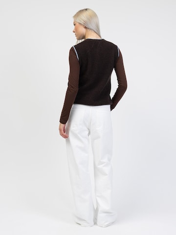 BROKE + SCHÖN Knitted Vest in Brown