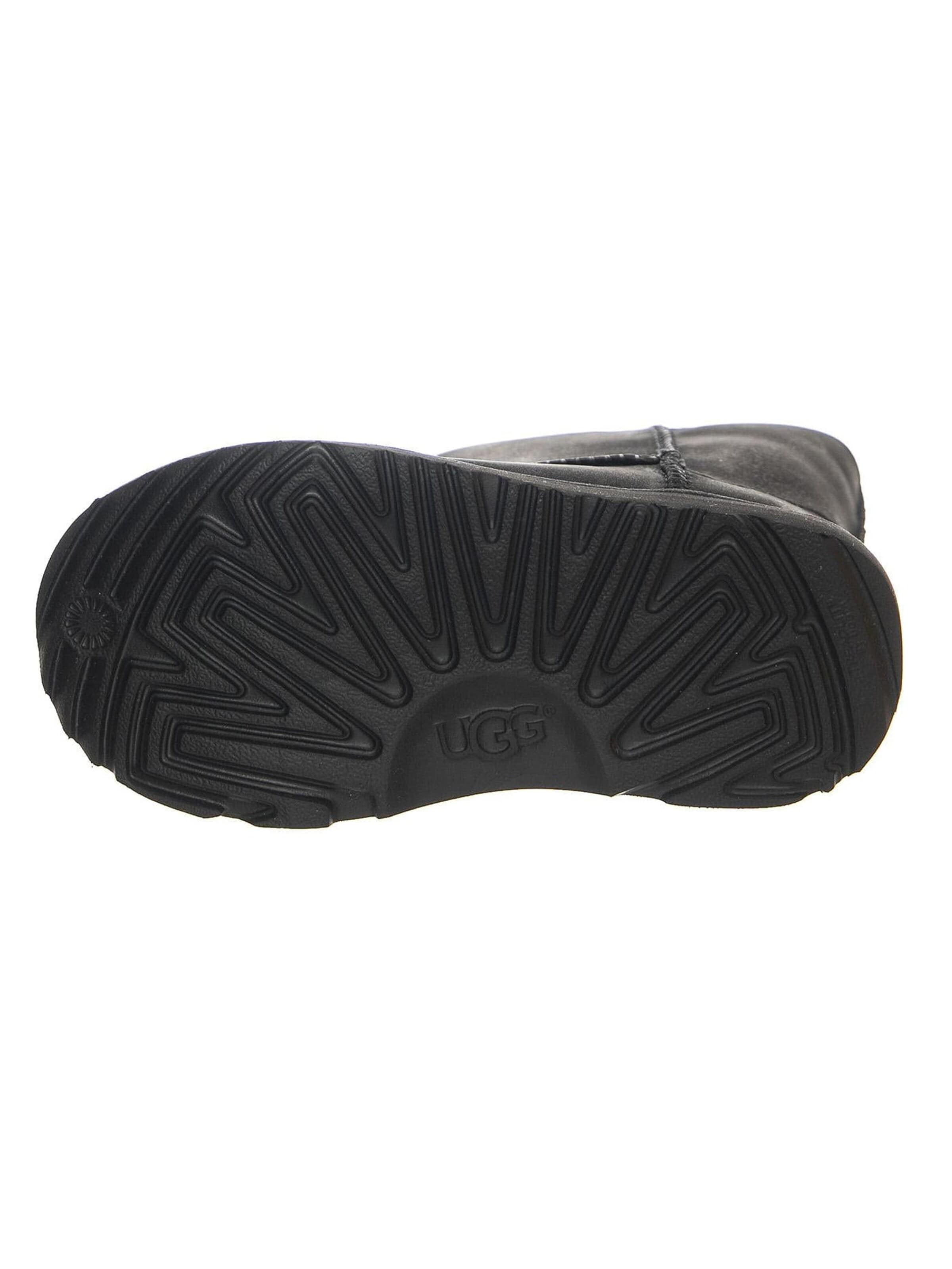 UGG Boot 'Classic Weather Short II Black K' in Black