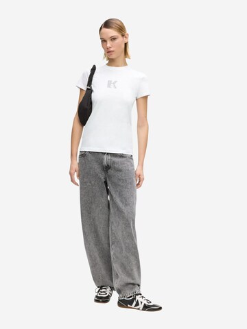 Maglietta 'KLJ Slim Ss K Logo Tee B2W17064' di KARL LAGERFELD JEANS in bianco