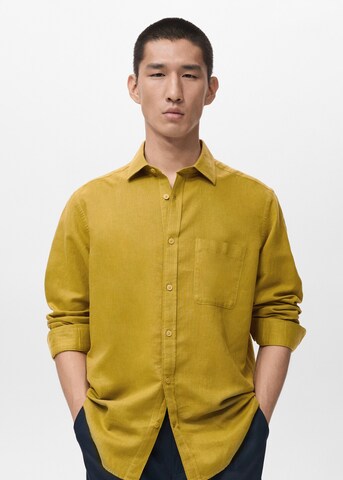 MANGO MAN Regular fit Button Up Shirt 'Avispa-H' in Yellow: front