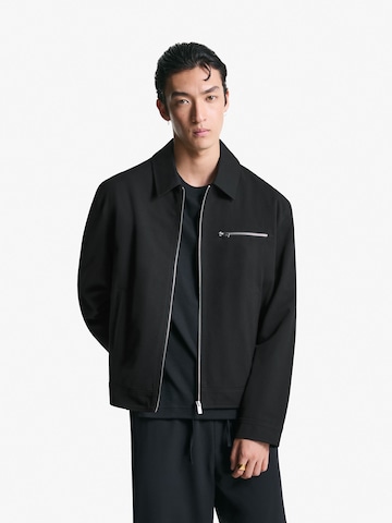 Veste mi-saison Bershka en noir : devant