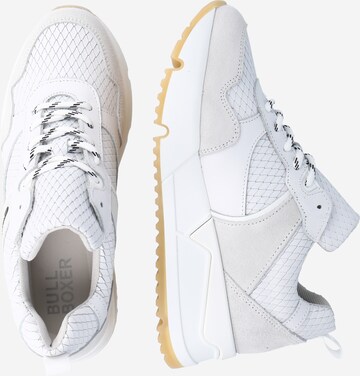 Baskets basses BULLBOXER en blanc