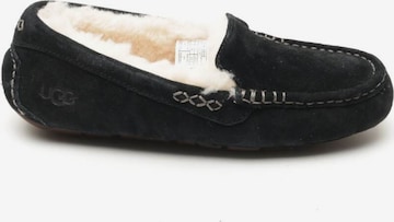 UGG Flats & Loafers in 38 in Black: front