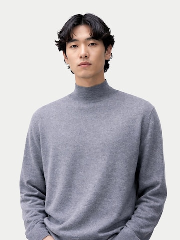 GOBI Cashmere - Jersey 'Men's Timeless Mock Neck Cashmere Sweater' en gris: frente