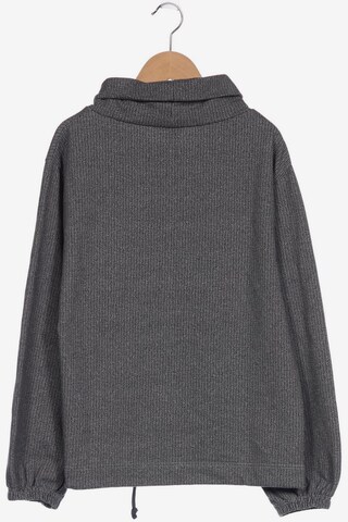 Trigema Sweatshirt & Zip-Up Hoodie in S in Grey