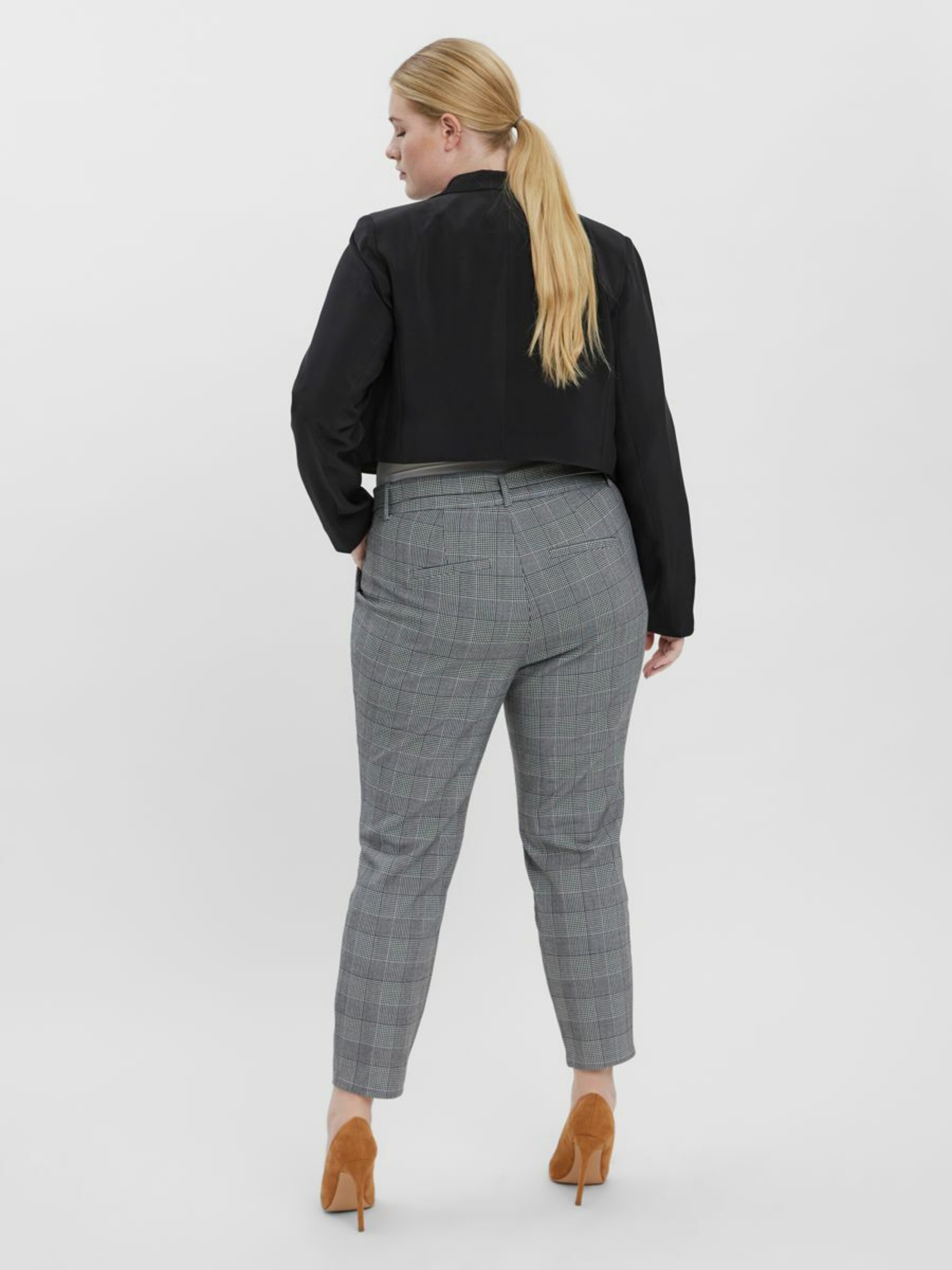 Frauen Große Größen Vero Moda Curve Hose in Grau - KI65597