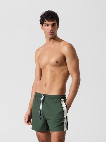 žalia Karl Lagerfeld Maudymosi šortai: priekis