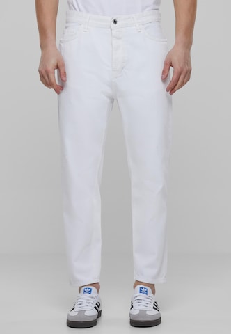 2Y Premium Regular Jeans in White: front