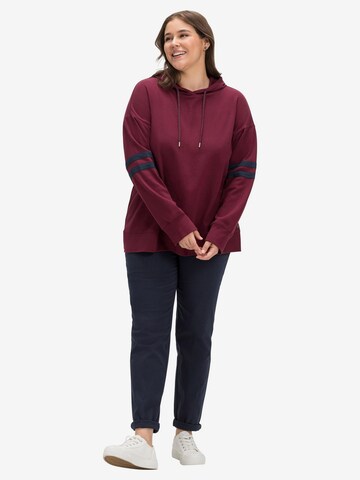 SHEEGO Sweatshirt in Red