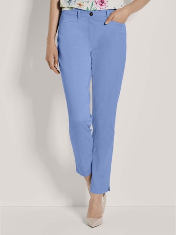 MADELEINE Slim fit Chino trousers in Blue: front