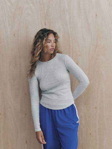 Maglietta di self. in grigio: frontale