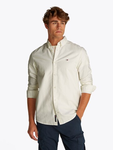 Tommy Jeans Regular fit Srajca | bela barva: sprednja stran