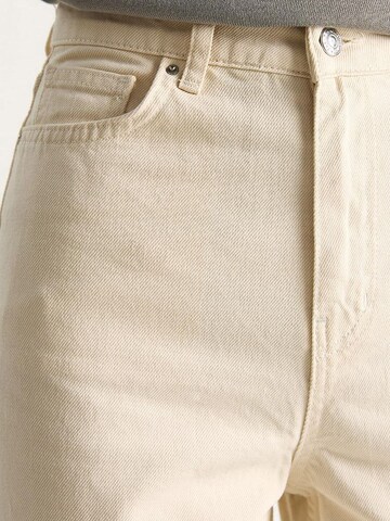 regular Jeans di Bianco Lucci in beige