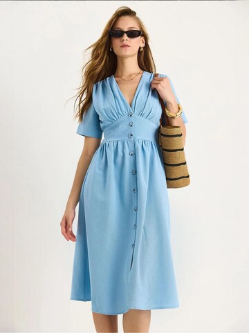 Bianco Lucci - Vestidos camiseiros em azul