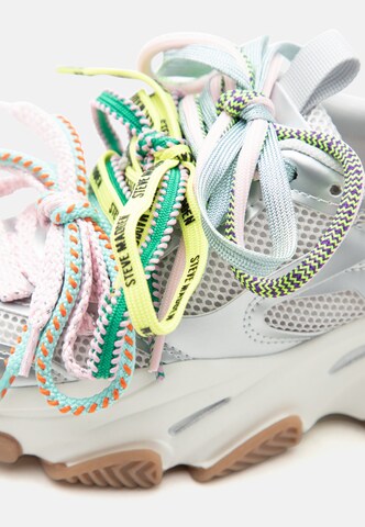 STEVE MADDEN - Zapatillas deportivas bajas 'Pryce' en plata: frente