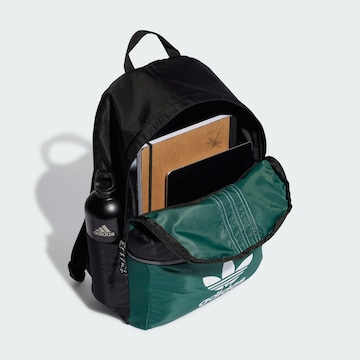 ADIDAS ORIGINALS Backpack 'Adicolor Archive' in Green