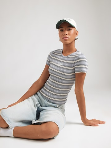 Tricou de la GAP pe albastru: față