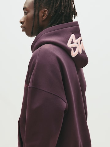 Pull&Bear Sweatshirt 'STWD' in Red
