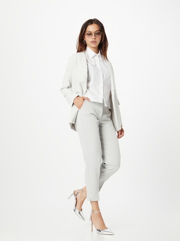 Dorothy Perkins Slimfit Παντελόνι με τσάκιση 'Grazer' σε γκρι