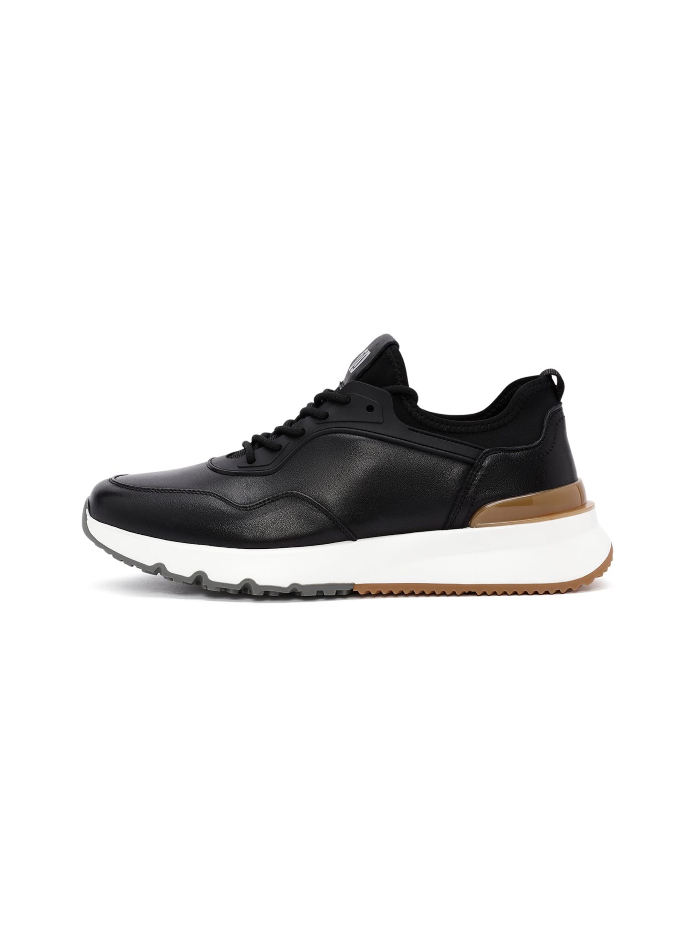 Sneaker bassa di Derimod in nero: frontale