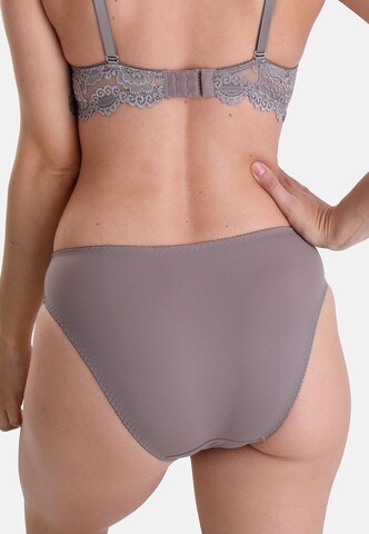 sassa Slip 'CLASSIC LACE' in Brown