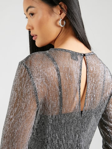 Robe de soirée Gina Tricot en argent