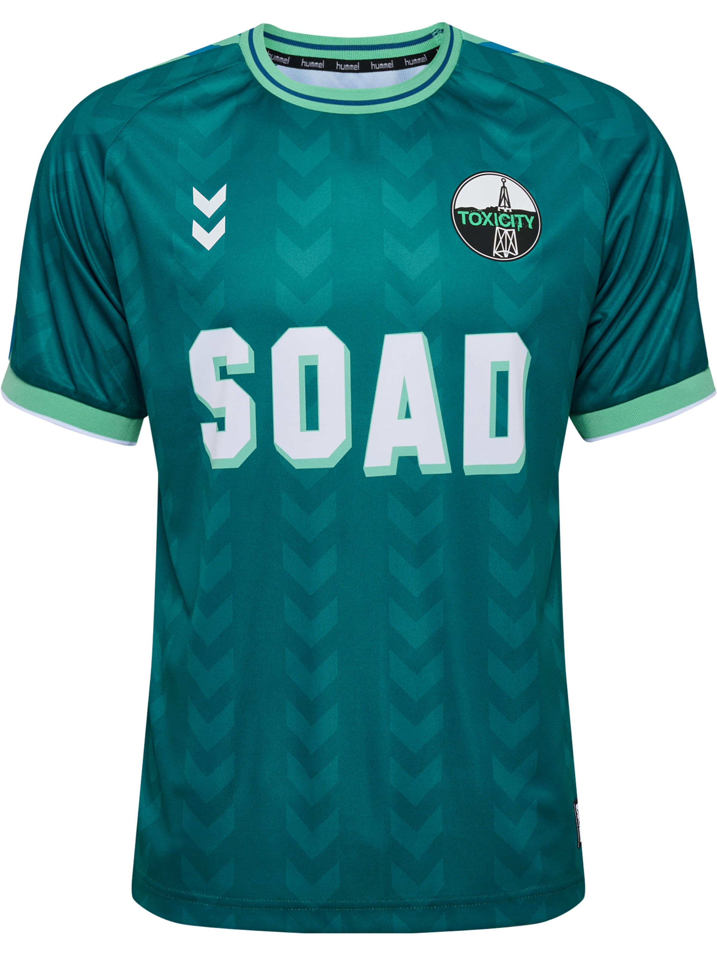 Hummel Performance shirt in Green: front