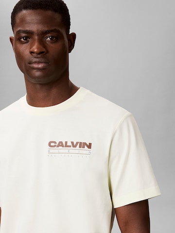 Calvin Klein Jeans Regular T-Shirt in Gelb