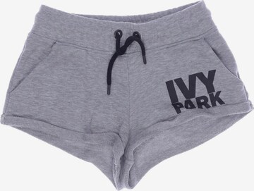 Ivy Park Shorts in S in Grey: front