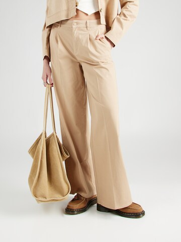 comma casual identity Wide leg Pleated Pants in Brown: front