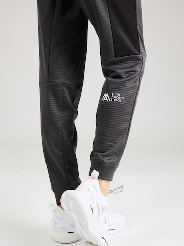 THE NORTH FACE Tapered Outdoor Pants in Grey