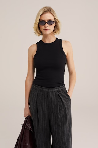 WE Fashion Top in Schwarz: Vorderseite
