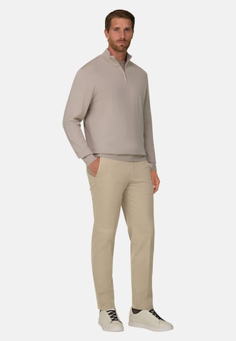 Boggi Milano Slim fit Chino trousers in Beige: front