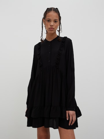 Robe-chemise 'Bijou' EDITED en noir : devant