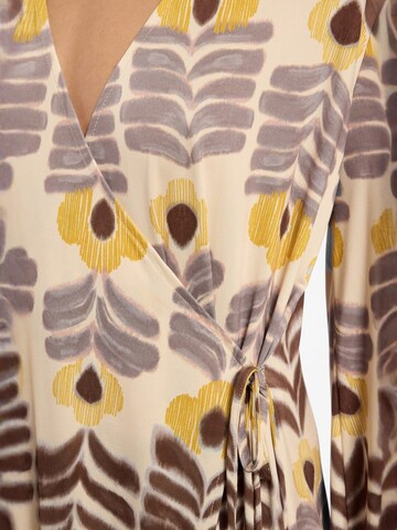 Ana Alcazar Jurk ' Diana ' in Beige