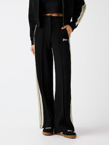 GUESS Slimfit Hose in Schwarz: Vorderseite