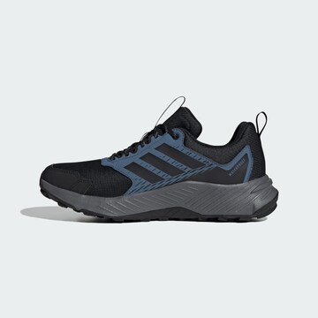 Chaussure basse 'Tracefinder 2' ADIDAS TERREX en noir