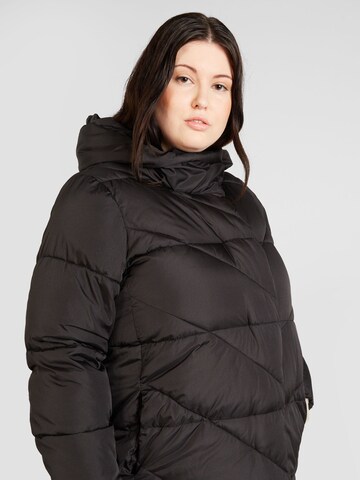 Vero Moda Curve Wintermantel 'LIGASOFIE' in Zwart