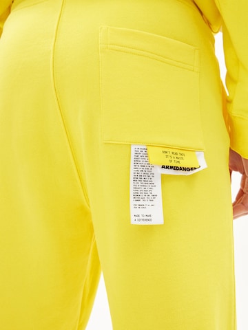 Effilé Pantalon ARMEDANGELS en jaune
