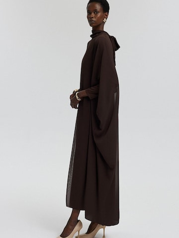 Robe 'Bat Sleeve Chiffon Dress' Touché Privé en marron