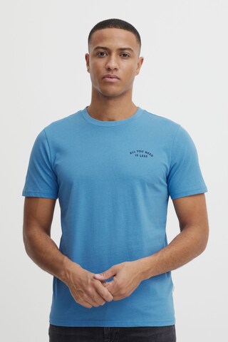 Casual Friday Shirt in Blue: front