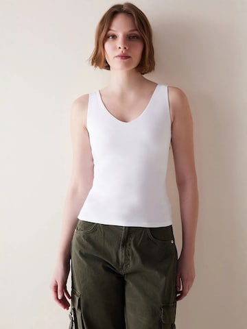 Penti Top 'Tanktops & Camis' in White: front