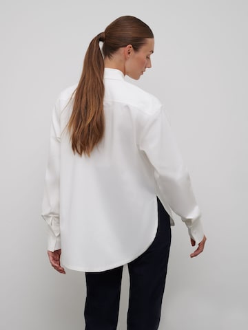 RÆRE by Lorena Rae Blouse 'Darina' in White