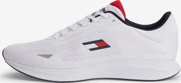 Tommy Hilfiger Sport Sneakers in White: front