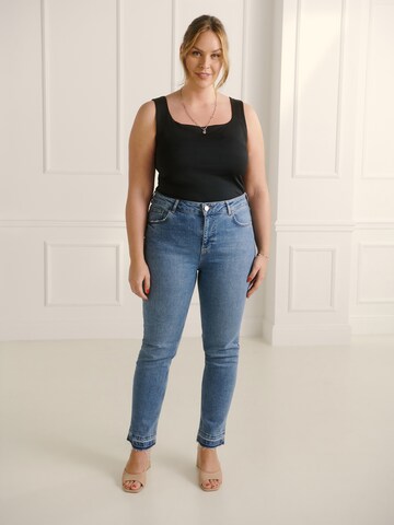 Guido Maria Kretschmer Curvy Regular Jeans 'Eve' in Blau